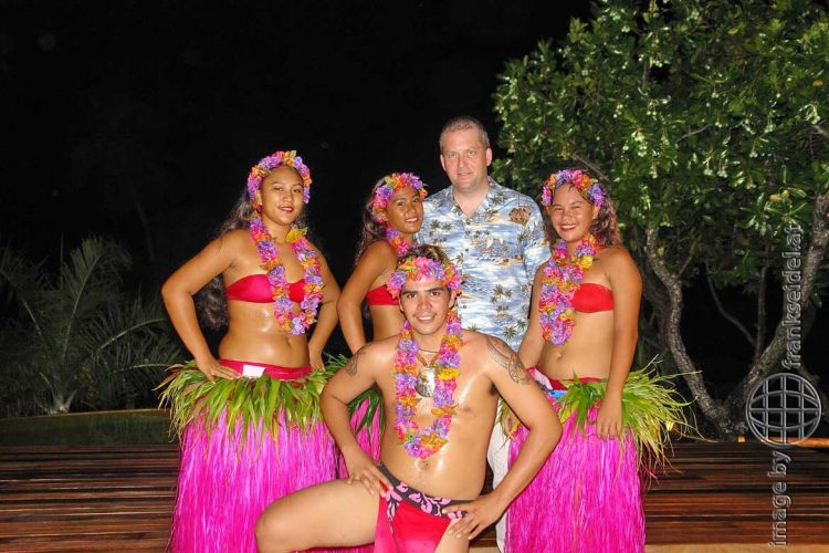 Bild: Tanzgruppe auf Bora Bora - Reiseblog von Frank Seidel
