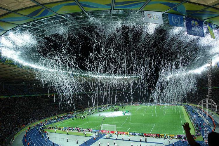 Bild: Nach dem Finale der FIFA WM 2006 im Berliner Olympiastadion - Reiseblog von Frank Seidel