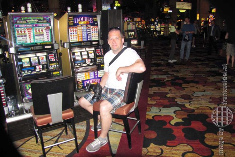Bild: Frank Seidel im Casino New York-New York in Las Vegas - Reiseblog von Frank Seidel