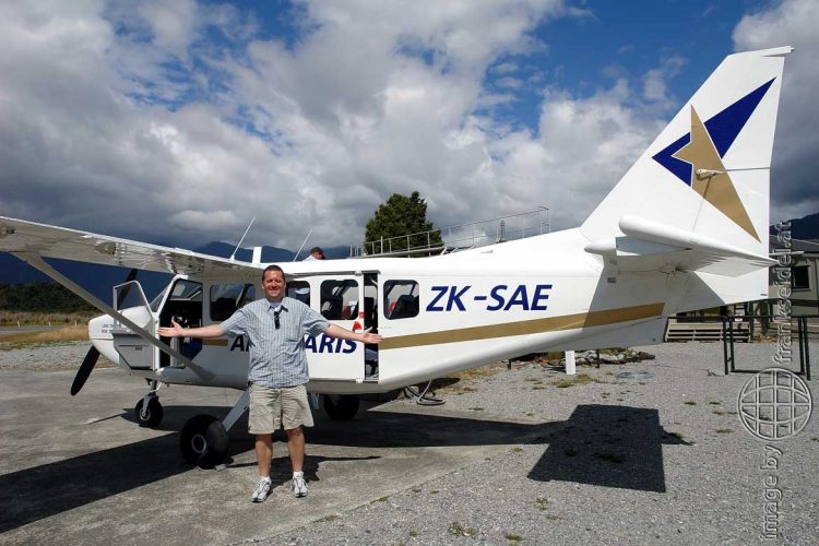 Bild: Frank Seidel vor dem Gletscherrundflug, Neuseeland - Reiseblog von Frank Seidel