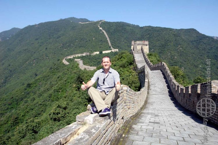 Bild: Frank Seidel auf der Chinesischen Mauer bei Mutianyu, China - Reiseblog von Frank Seidel